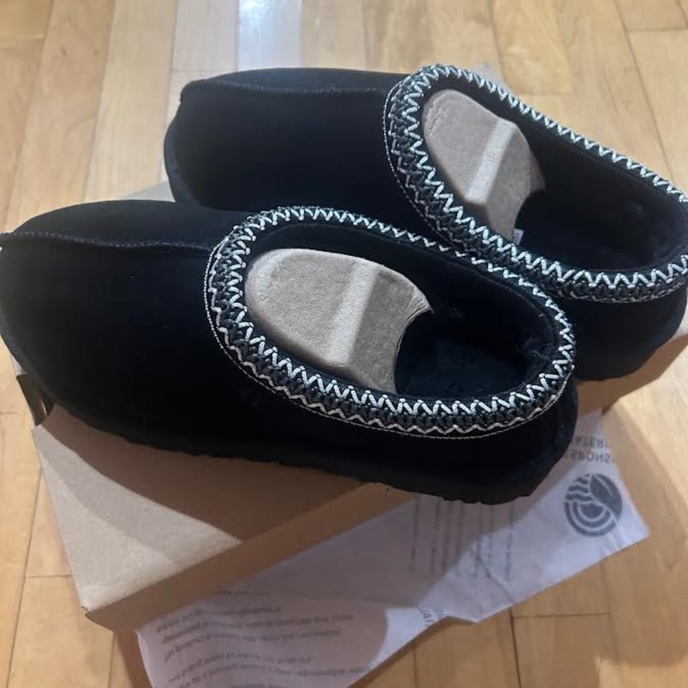 NWT UGG Tasman Womens Size 8 Black BRAND NEW IN BOX